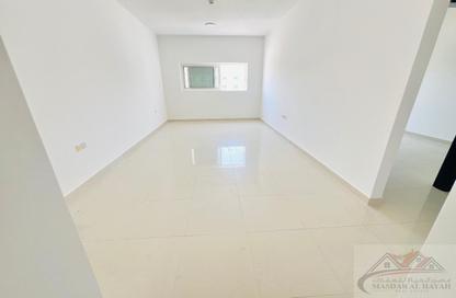 Apartment - 1 Bedroom - 2 Bathrooms for rent in Muwailih Building - Muwaileh - Sharjah