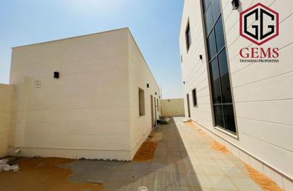 Villa - 5 - 6 for rent in Al Aweer 1 - Al Aweer - Dubai Villa - 5 - 6 for rent in Al Aweer 1 - Al Aweer - Dubai