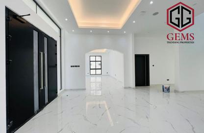 Villa - 5 - 6 for rent in Al Aweer 1 - Al Aweer - Dubai