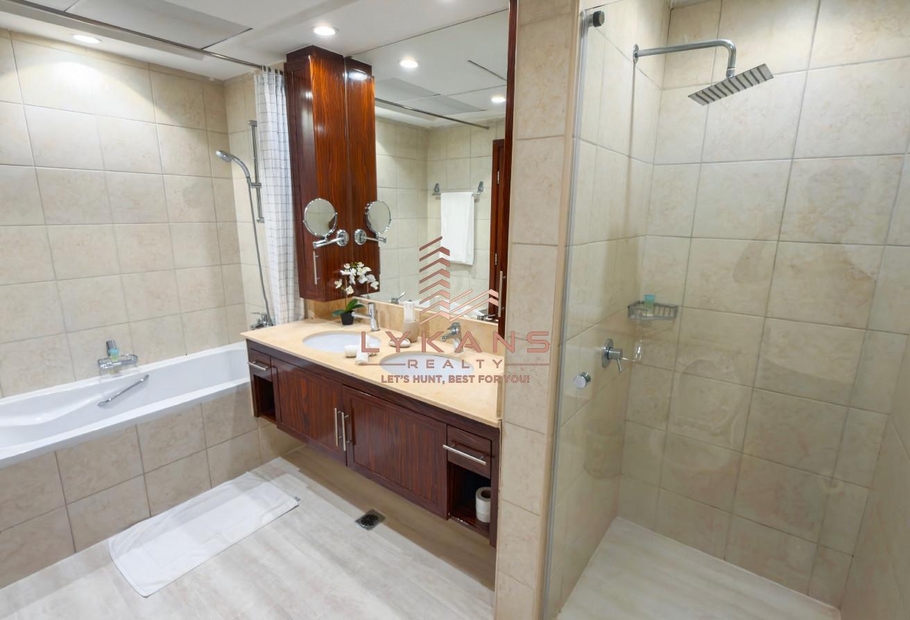 Burj Khalifa & Dubai Fountain View | Furnished photo 10