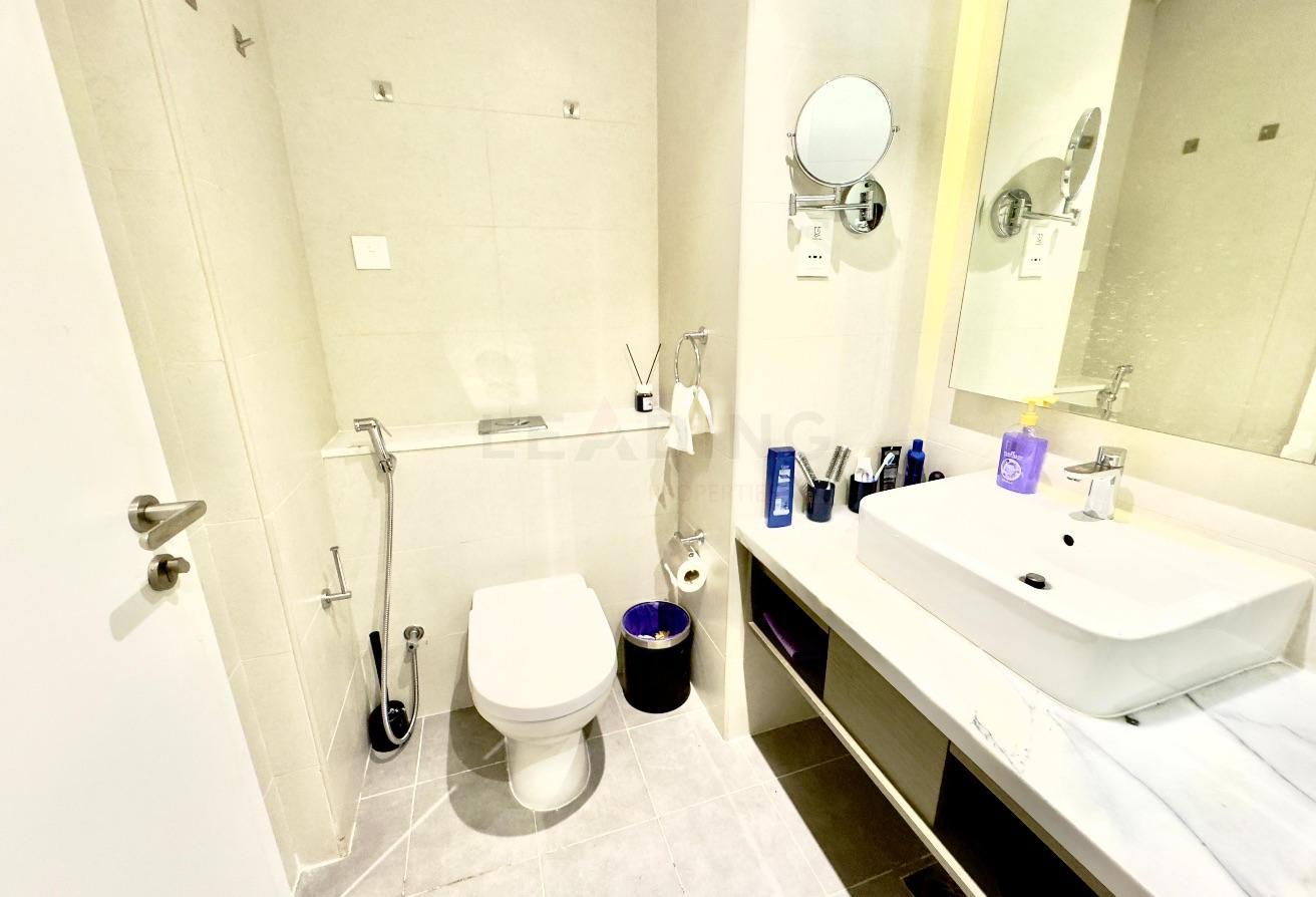 Fully Furnished | High Floor | Canal view photo 11