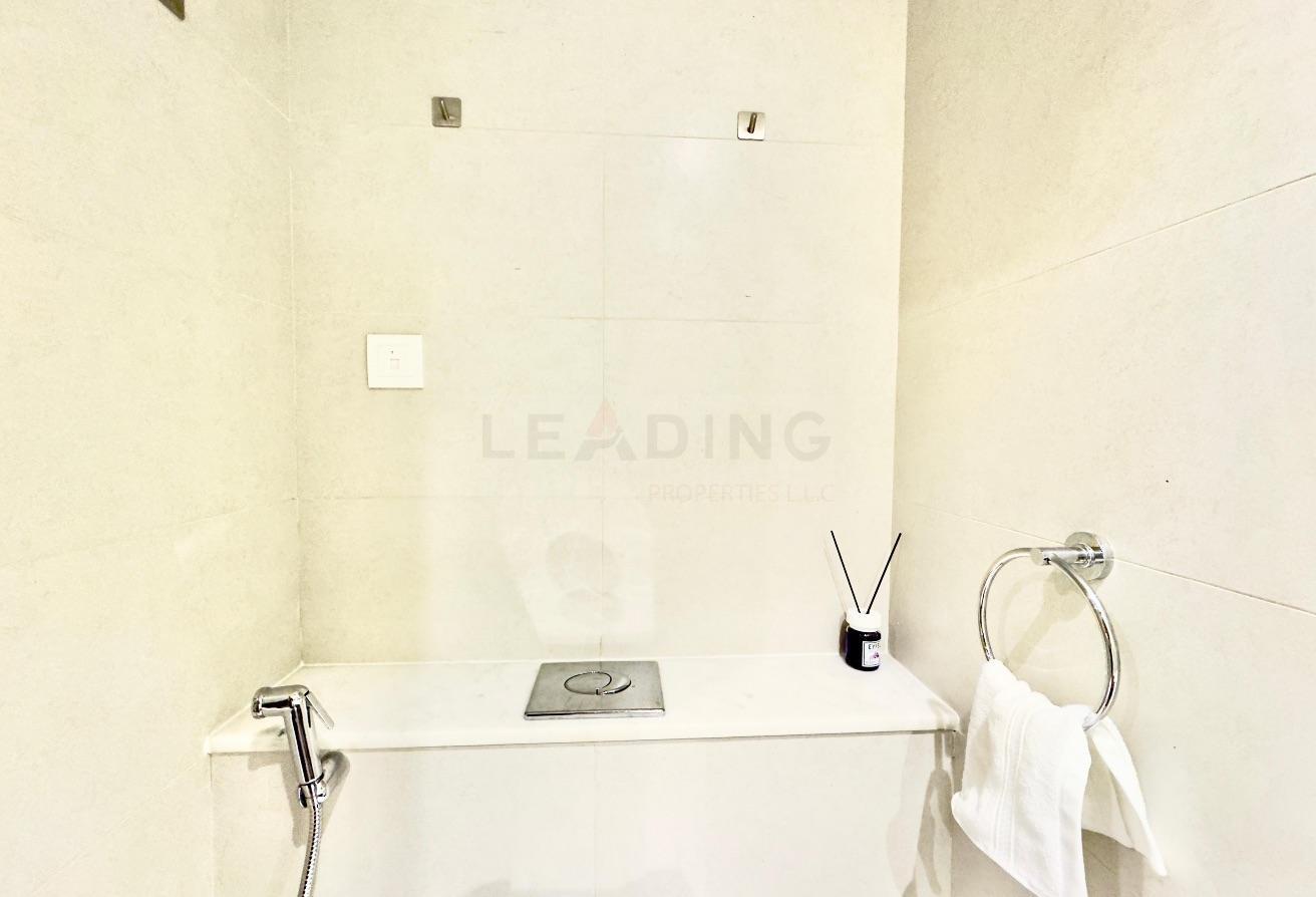 Fully Furnished | High Floor | Canal view photo 16