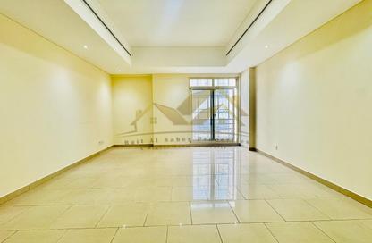 Apartment - 2 - 2 for rent in Al Hudaiba - Bur Dubai - Dubai