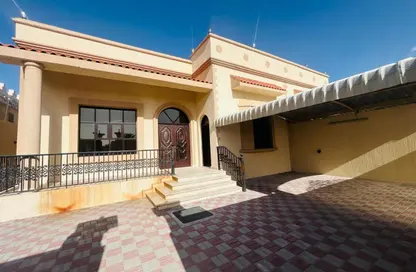Villa - 5 Bedrooms - 4 Bathrooms for rent in Khuzam - Ras Al Khaimah