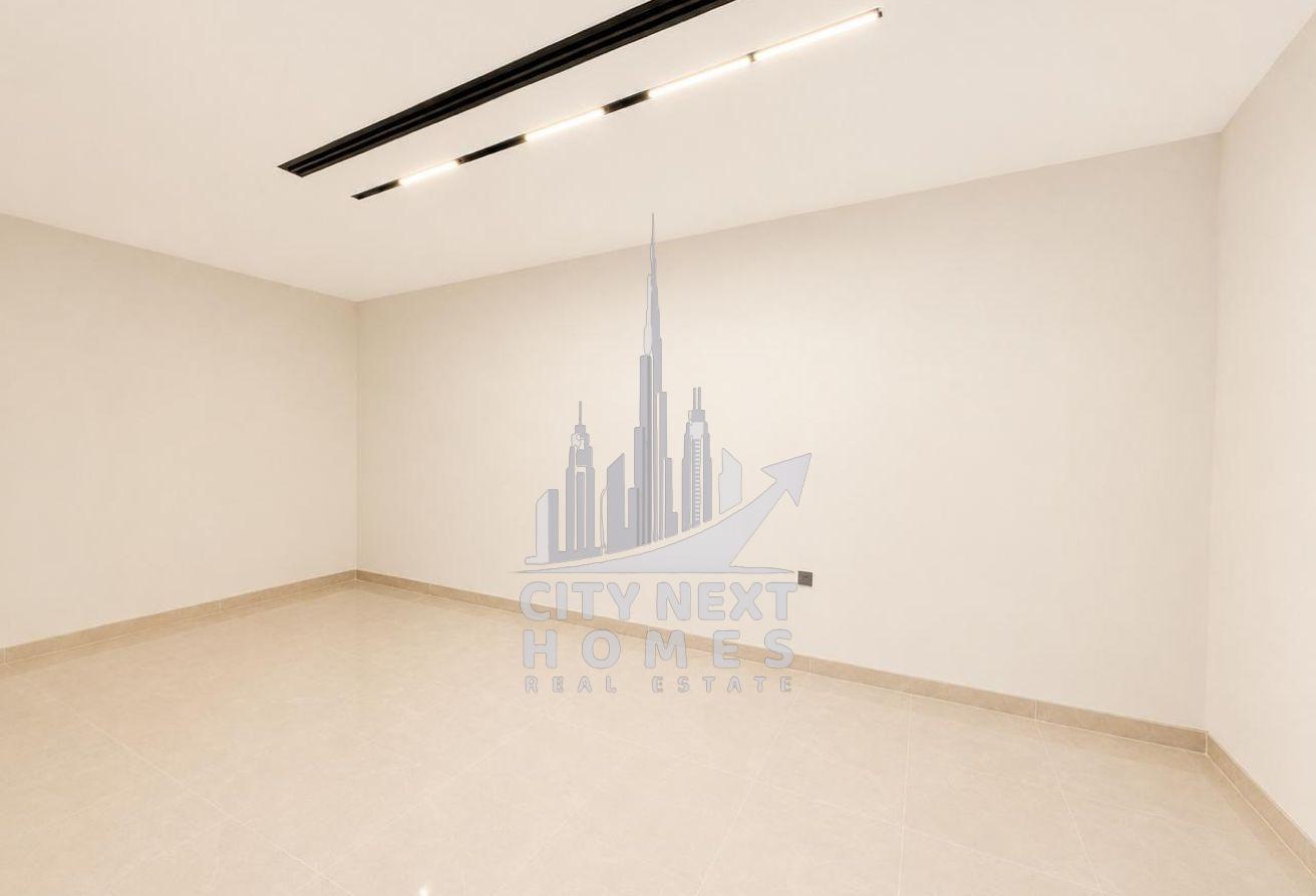 5BR Villa | Spacious Living Room | Majlis | Maid photo 4