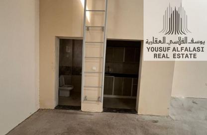 Warehouse - Studio - 1 Bathroom for rent in Umm Al Thuoob - Umm Al Quwain