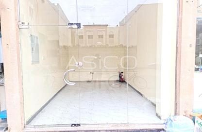 Shop - Studio for rent in Naif - Deira - Dubai