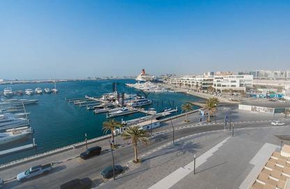 Apartment - 3 - 4 for rent in Seagate Building 2 - Seagate - Mina Rashid - Dubai