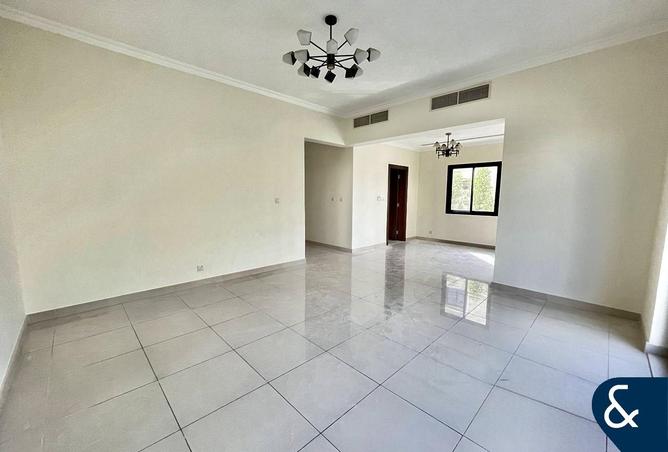 104669004 - Property Image 2