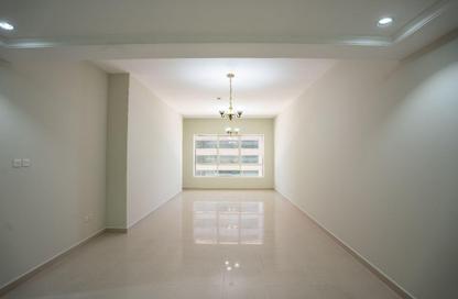 Apartment - 3 Bedrooms - 3 Bathrooms for rent in Thuraya Al Majaz Building - Al Majaz 3 - Al Majaz - Sharjah