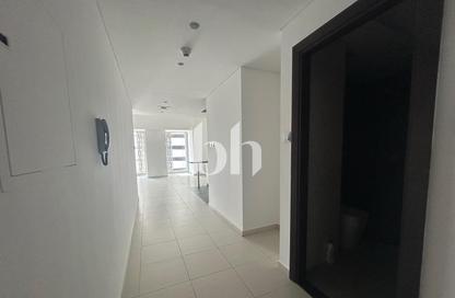 Apartment - Studio - 1 for rent in Cayan Tower - Dubai Marina - Dubai