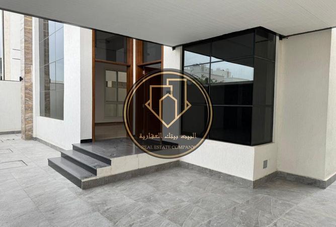 144631402 - Property Image 2