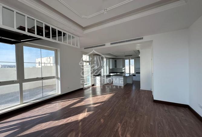 81942593 - Property Image 2