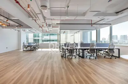 مكتب - غرفة نوم - 2 حمامات للايجار في بزنس بارك مبنى 3 - إعمار بزنس بارك - شارع الشيخ زايد - دبي