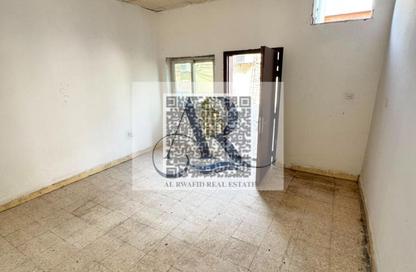 سكن عمال - استوديو - 8 حمامات للايجار في بناية اس جي 10 - المنطقة الصناعية رقم 10 - المنطقة الصناعية بالشارقة - الشارقة