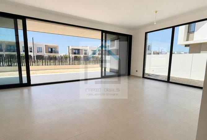 90923113 - Property Image 3