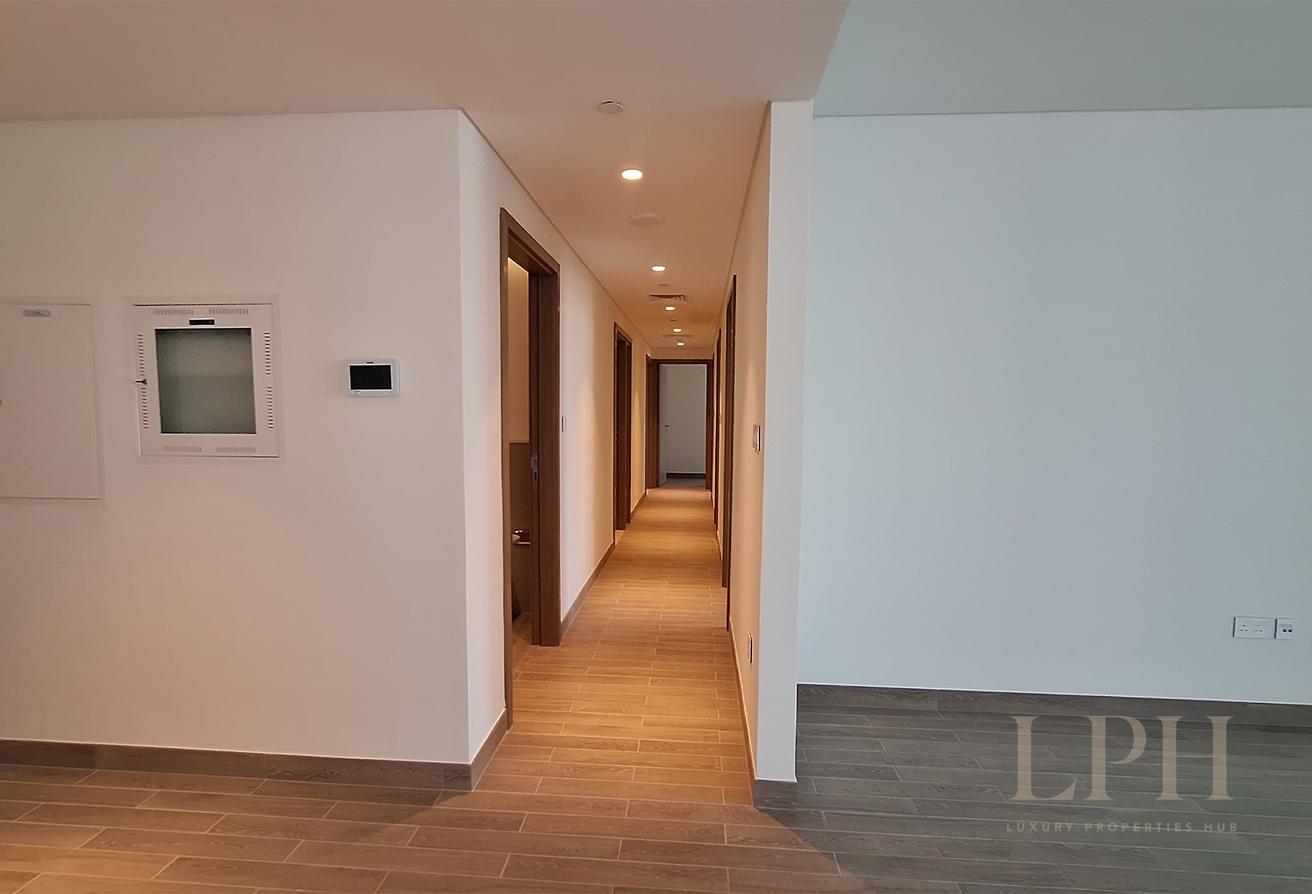 Corner Unit | Ready to Move | 3 Bed + Maids photo 8