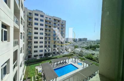 Apartment - 2 Bedrooms - 2 Bathrooms for rent in Daisy - Al Furjan - Dubai