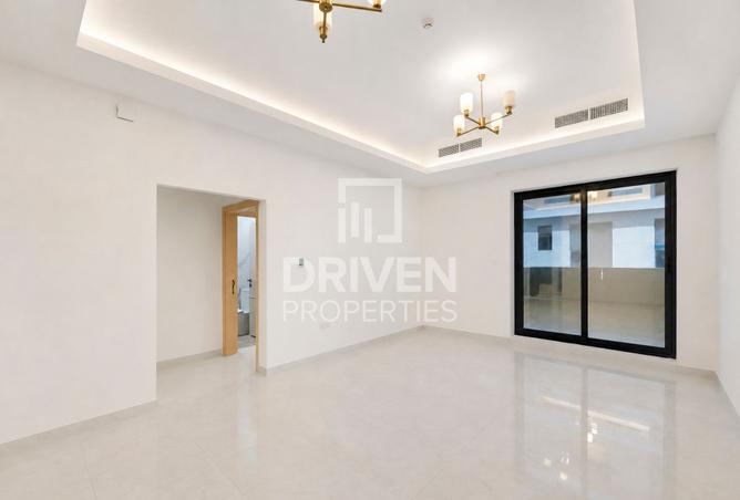 Discounted | Multiple Cheques | Closed Kitchen