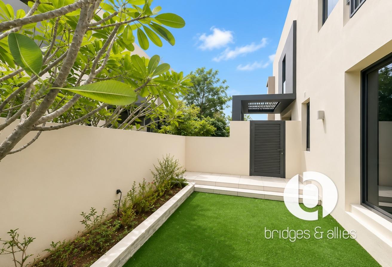 5 BED + MAIDS | VACANT | CORNER END VILLA | VIEW photo 4