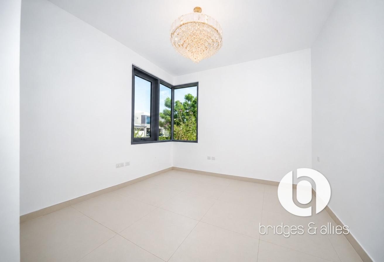 5 BED + MAIDS | VACANT | CORNER END VILLA | VIEW photo 16