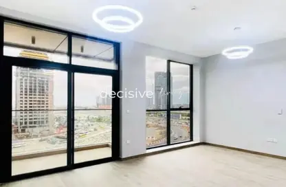 شقة - غرفة نوم - 2 حمامات للايجار في برج سينشري - الخليج التجاري - دبي