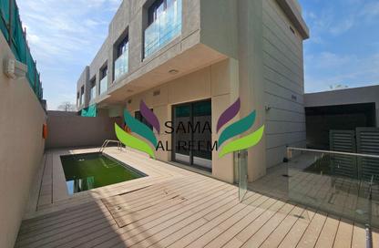 Villa - 4 Bedrooms - 4 Bathrooms for rent in Jumeirah 1 Villas - Jumeirah 1 - Jumeirah - Dubai