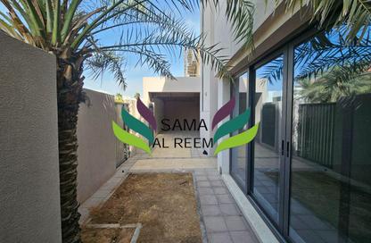 Villa - 4 Bedrooms - 4 Bathrooms for rent in Jumeirah 1 Villas - Jumeirah 1 - Jumeirah - Dubai