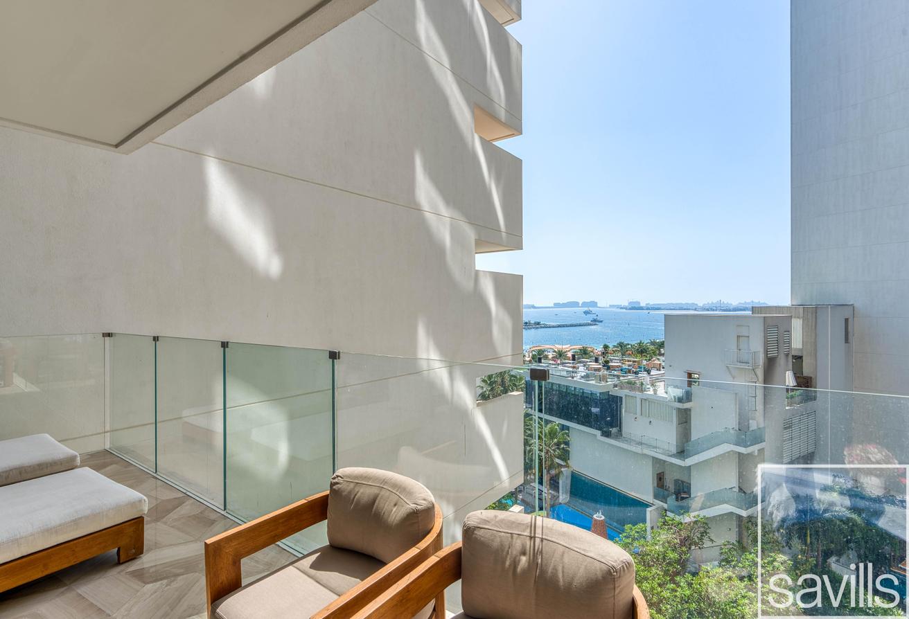 Elegant Beachfront Living | Full Skyline & Sea photo 15