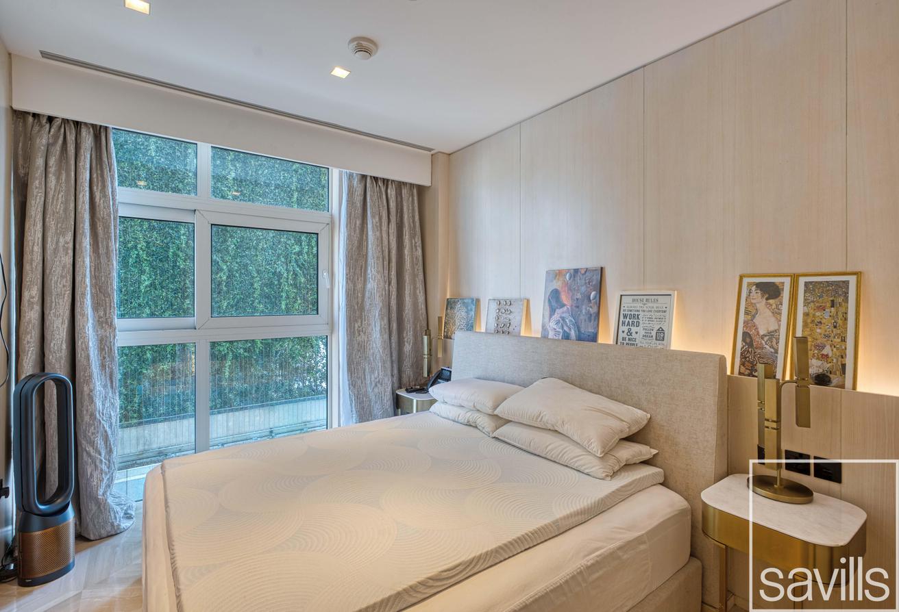 Elegant Beachfront Living | Full Skyline & Sea photo 11