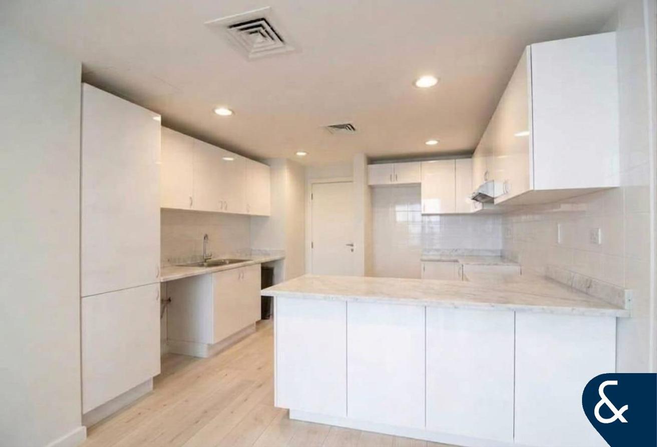 Type C-End | 4 Bed | Opposite Pool & Park photo 26