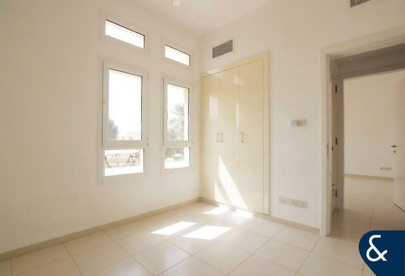 Type C-End | 4 Bed | Opposite Pool & Park photo 21