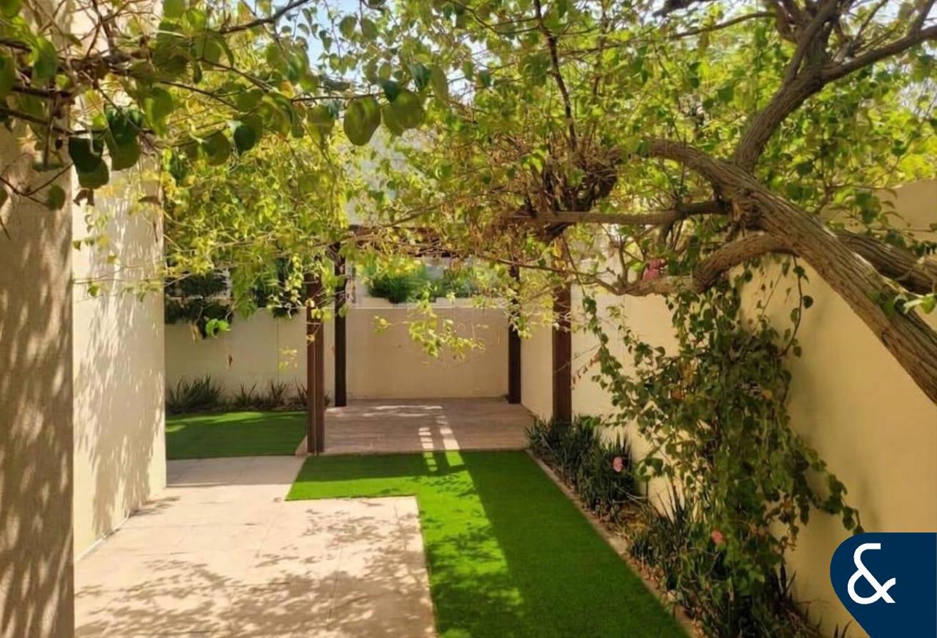 Type C-End | 4 Bed | Opposite Pool & Park photo 30