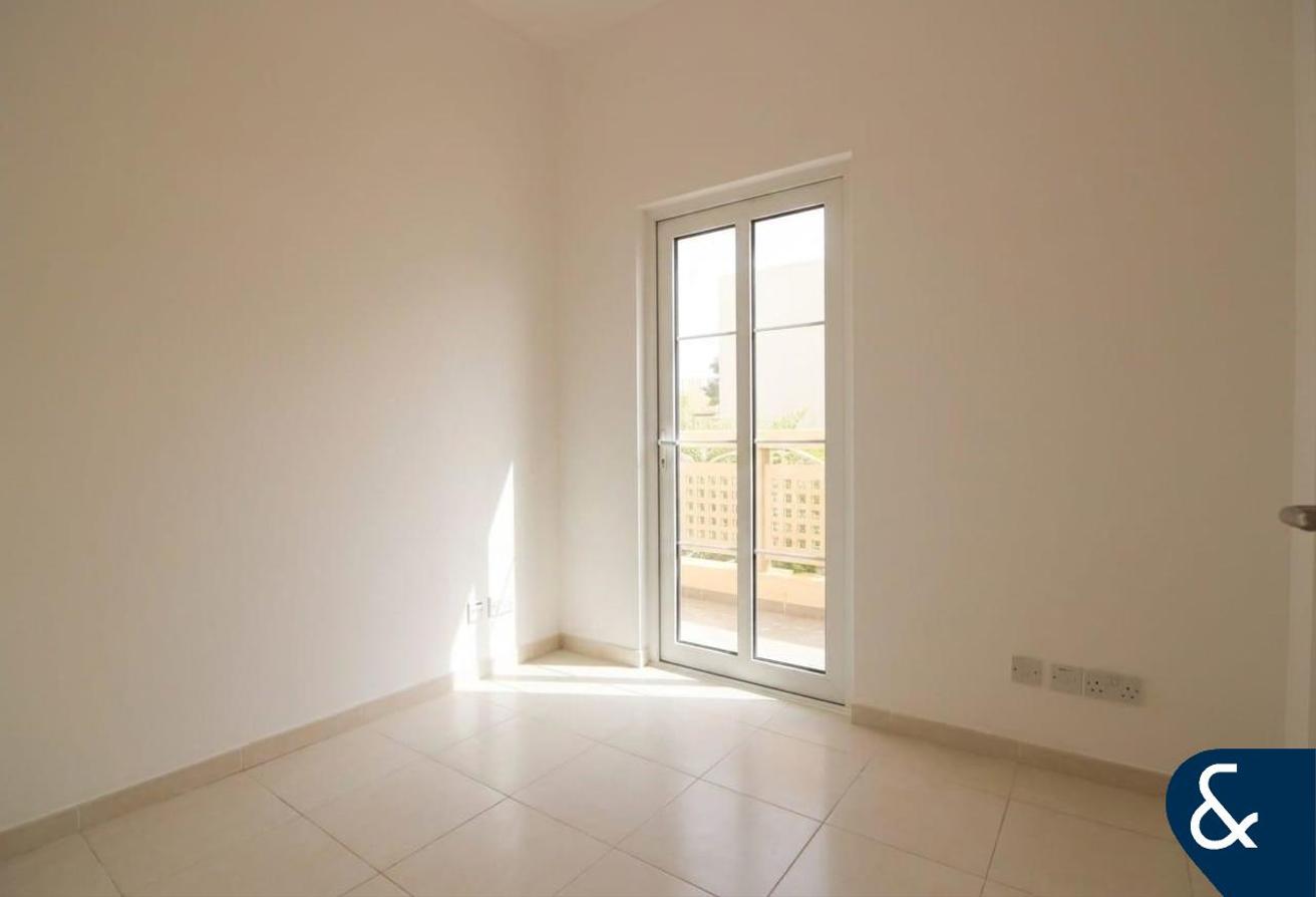 Type C-End | 4 Bed | Opposite Pool & Park photo 23