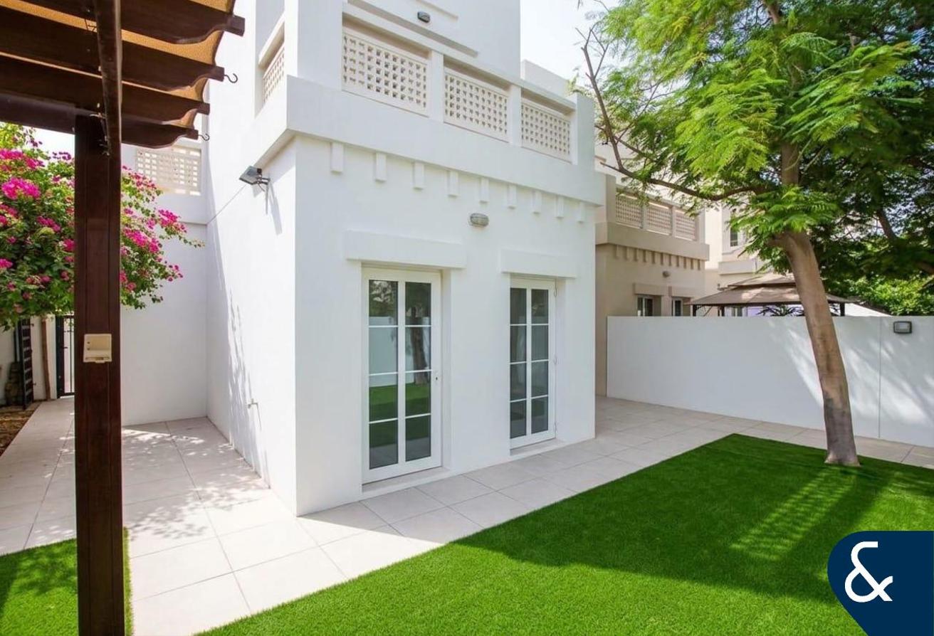 Type C-End | 4 Bed | Opposite Pool & Park photo 27