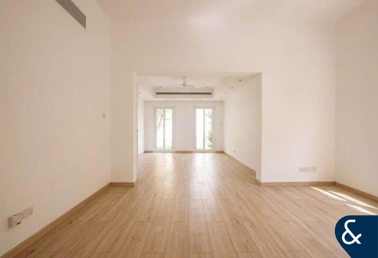 Type C-End | 4 Bed | Opposite Pool & Park photo 22