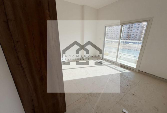 82378653 - Property Image 2