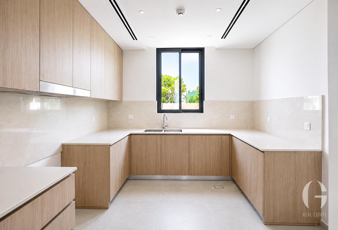 Cheapest 5BR | Park Backing | Priced to Go photo 5