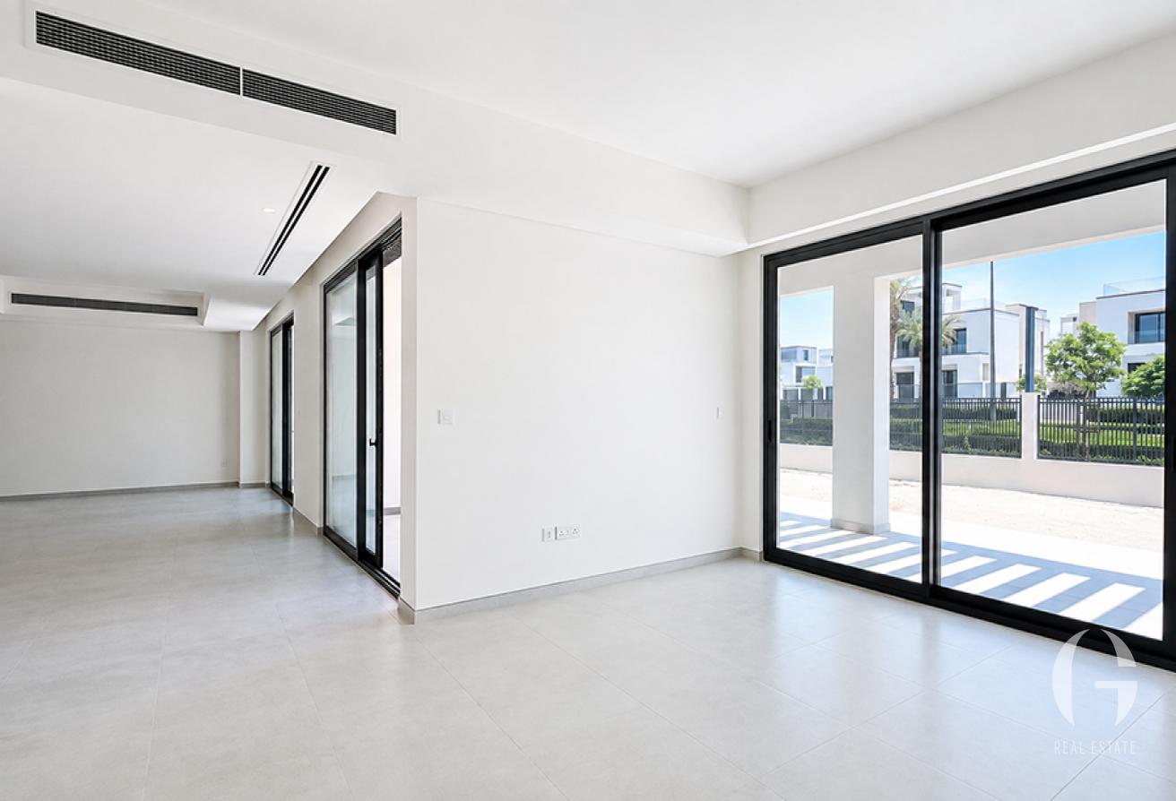 Cheapest 5BR | Park Backing | Priced to Go photo 4