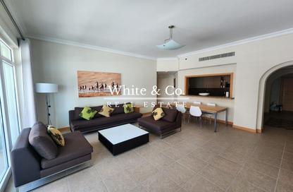 Apartment - 4 Bedrooms - 3 Bathrooms for rent in Al Das - Shoreline Apartments - Palm Jumeirah - Dubai