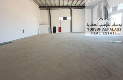 Warehouse - Studio - 2 Bathrooms for rent in Umm Al Thuoob - Umm Al Quwain
