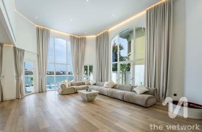 Villa - 4 Bedrooms - 6 Bathrooms for rent in Garden Homes Frond B - Garden Homes - Palm Jumeirah - Dubai