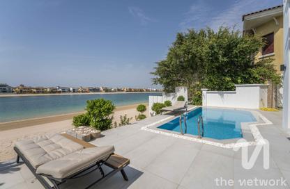 Villa - 4 Bedrooms - 6 Bathrooms for rent in Garden Homes Frond B - Garden Homes - Palm Jumeirah - Dubai