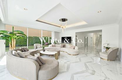 Villa - 5 - 6 for rent in Garden Homes Frond D - Garden Homes - Palm Jumeirah - Dubai