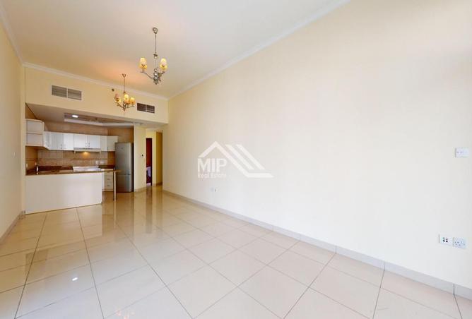 103702426 - Property Image 3