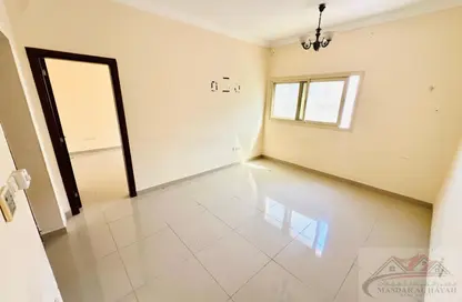 شقة - غرفة نوم - 1 حمام للايجار في مجمع مويلح - تجارية مويلح - الشارقة