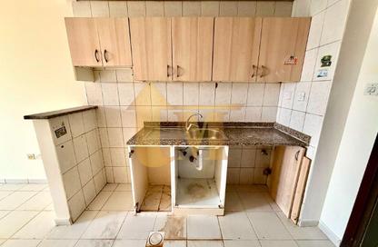 شقة - 1 حمام للايجار في L04 - طراز يوناني - المدينة العالمية - دبي شقة - 1 حمام للايجار في L04 - طراز يوناني - المدينة العالمية - دبي