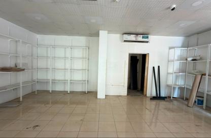 Retail - Studio - 1 Bathroom for rent in Building S04 - Spain Cluster - International City - Dubai