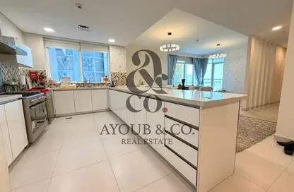 Apartment - 3 Bedrooms - 4 Bathrooms for sale in Vezul Residence - Business Bay - Dubai