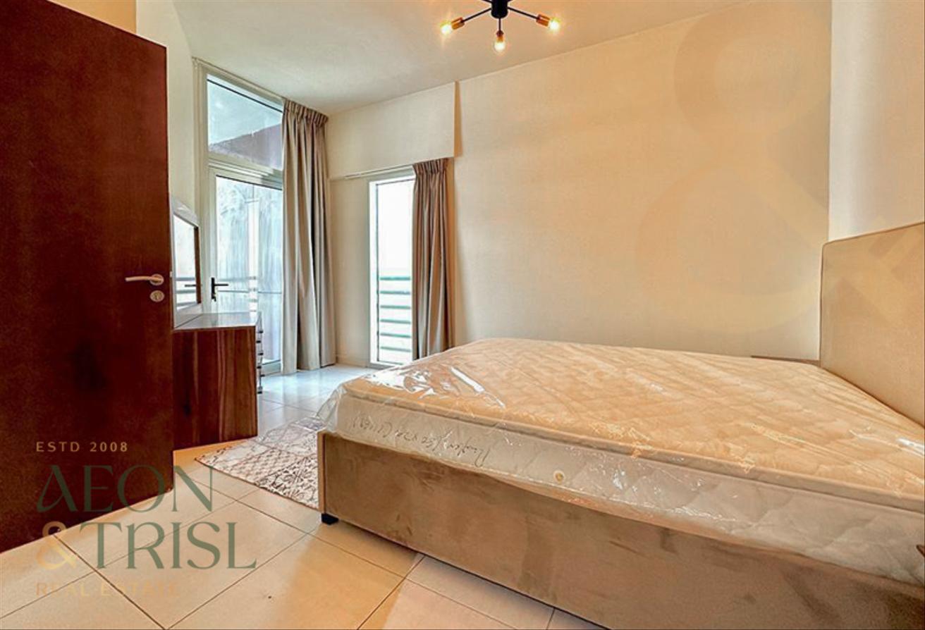 Fully Furnished | Prime Location | Vacant photo 6